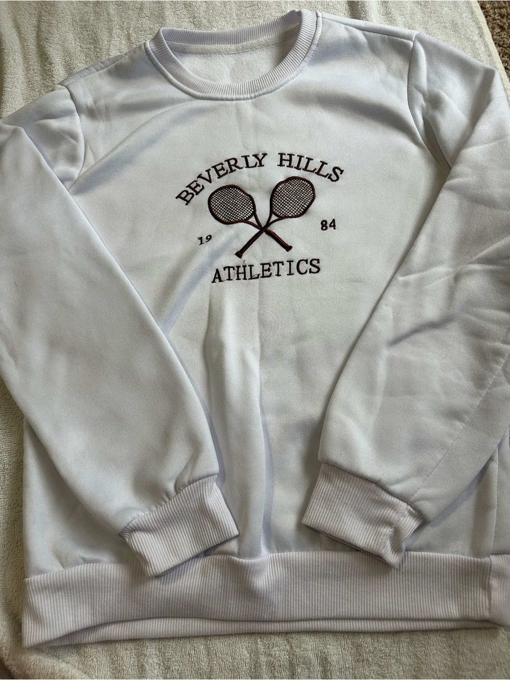 SHEIN White Pullover Sweatshirt with Branded Tag